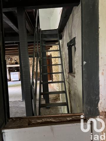 Maison rustique 5 pièces de 222 m² à Charroux (86250)