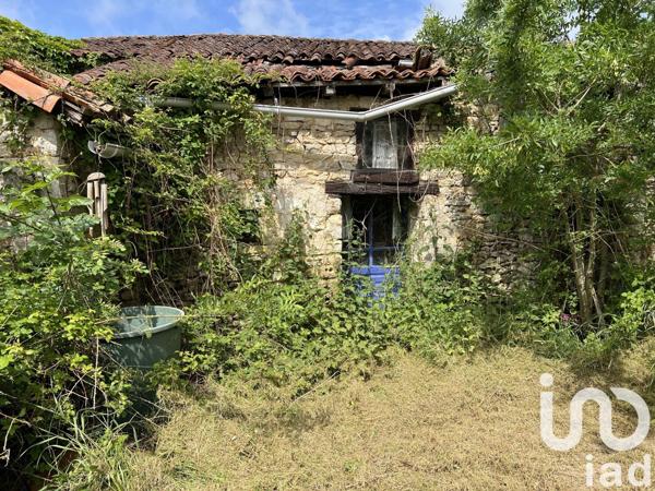 Maison rustique 5 pièces de 222 m² à Charroux (86250)