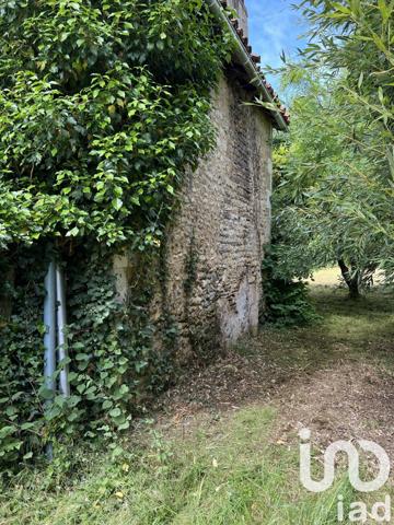 Maison rustique 5 pièces de 222 m² à Charroux (86250)