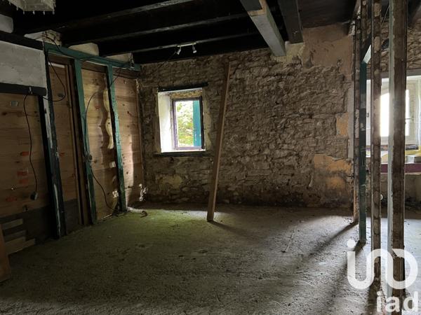 Maison rustique 5 pièces de 222 m² à Charroux (86250)