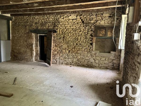 Maison rustique 5 pièces de 222 m² à Charroux (86250)