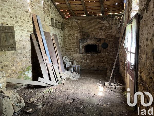 Maison rustique 5 pièces de 222 m² à Charroux (86250)