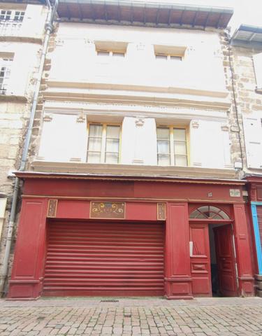 Local commercial / Appartement à rénover Le Puy En Velay 1 pièce(s) 42,6 m2