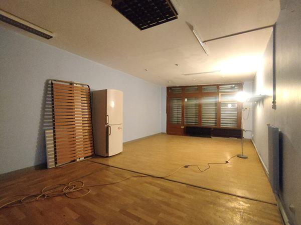 Local commercial / Appartement à rénover Le Puy En Velay 1 pièce(s) 42,6 m2
