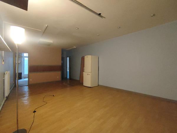Local commercial / Appartement à rénover Le Puy En Velay 1 pièce(s) 42,6 m2