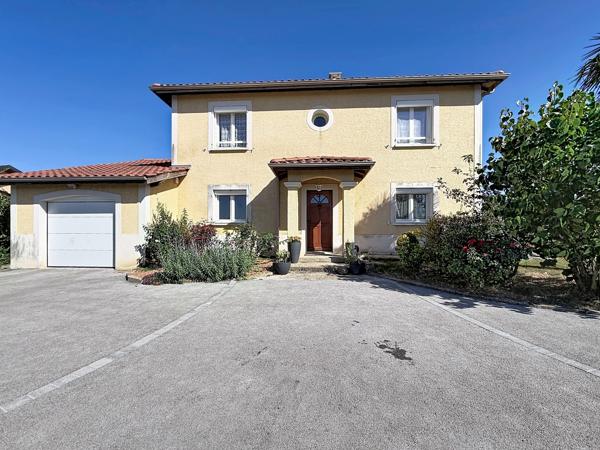 Villars-les-Dombes – Maison familiale avec piscine, au calme face à la campagne