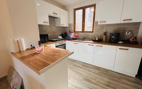 Maison à vendre    5 pièces • 100 m2 Saint-Quentin