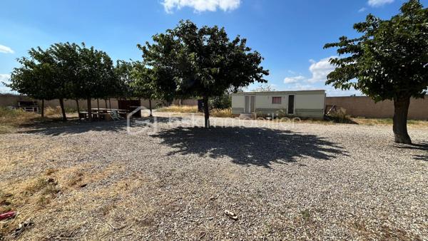 Terrain de 1 726 m²