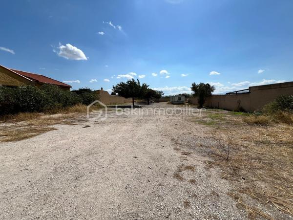 Terrain de 1 726 m²