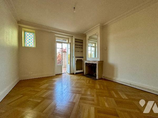 Appartement familial 5 pièces – 4 chambres – Terrasse – Stationnements