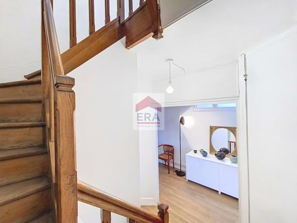 Appartement Suresnes 4 pièce(s) 106.25 m2