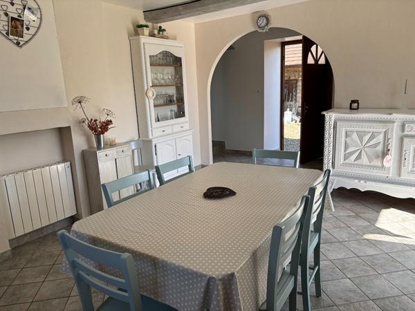 St Genix les Villages charmante dauphinoise sur large parcelle