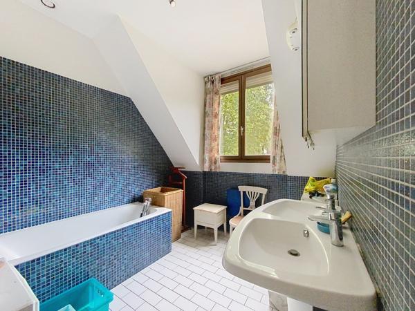 Maison individuelle 4 chambres + 2 bureaux, garage, jardin ARMENTIERES