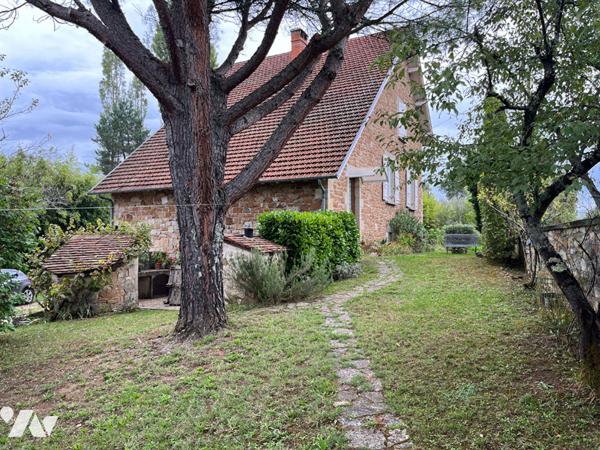 Maison en pierres avec 1 hectare proche de Figeac