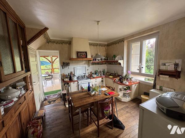 Maison en pierres avec 1 hectare proche de Figeac