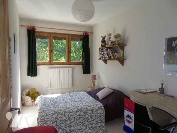 Sans voisinage proche, belle propriété de 7 chambres - 600 m² de dépendances