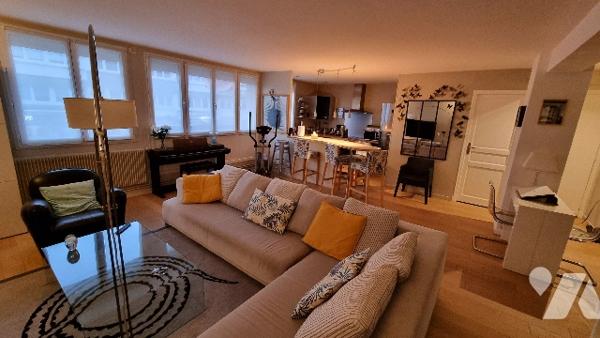 MAGNIFIQUE APPARTEMENT 2 CHAMBRES AVEC GARAGE