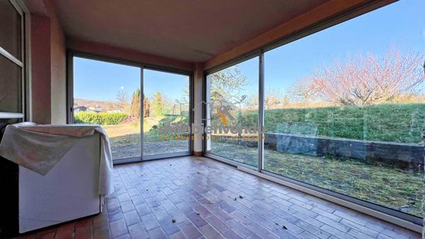 Grande maison familiale avec joli terrain