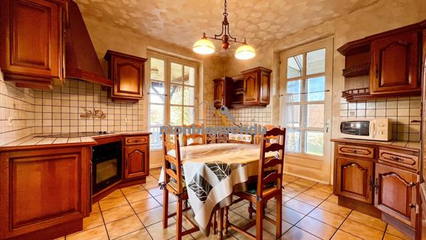 Grande maison familiale avec joli terrain