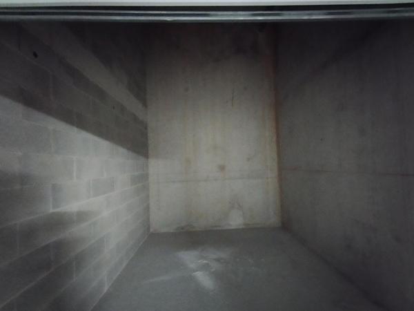 Grand Garage fermé et sécurisé 12m2