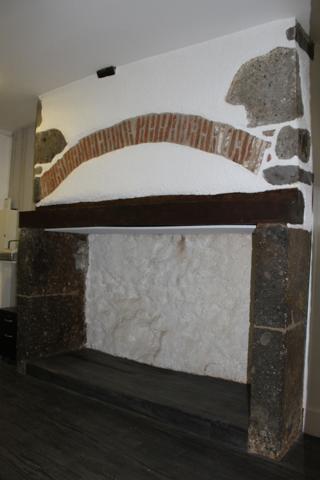 Local commercial à transformer en appartement avec cour privative Aurillac (15000)