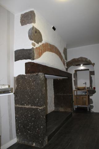 Local commercial à transformer en appartement avec cour privative Aurillac (15000)
