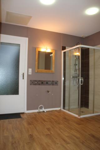 Local commercial à transformer en appartement avec cour privative Aurillac (15000)