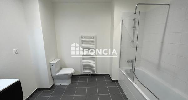 Location Appartement 4 pièces 81.34 m² - Poitiers 86000