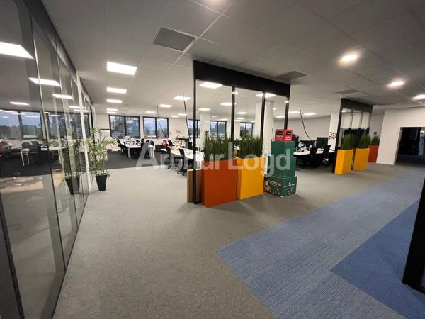 Bureaux à louer à Croix dans La Tour Edgar avec parking privatif
