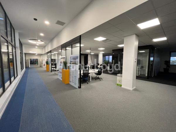 Bureaux à louer à Croix dans La Tour Edgar avec parking privatif