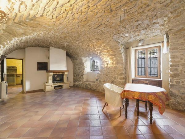 Maison de village de caractère cour, terrasses et jardin - Montmoirac Saint christol les ales