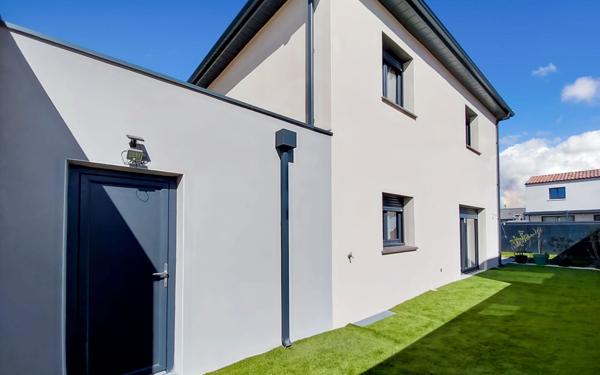 Maison à vendre    4 pièces •  Pomérols