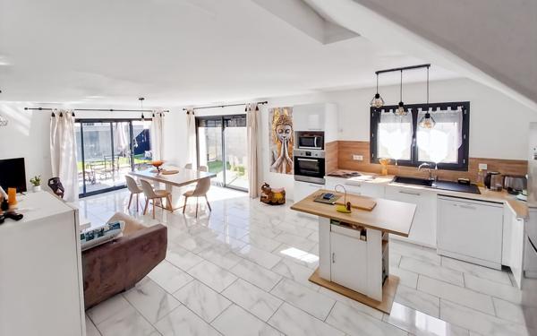 Maison à vendre    4 pièces •  Pomérols