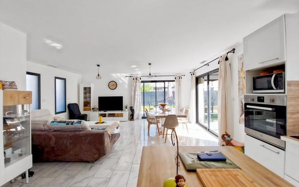 Maison à vendre    4 pièces •  Pomérols