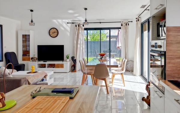 Maison à vendre    4 pièces •  Pomérols