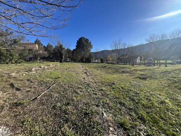 Terrain constructible de 814 m2 - Fabras limite Jaujac