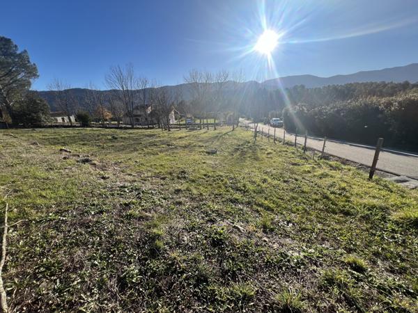 Terrain constructible de 814 m2 - Fabras limite Jaujac