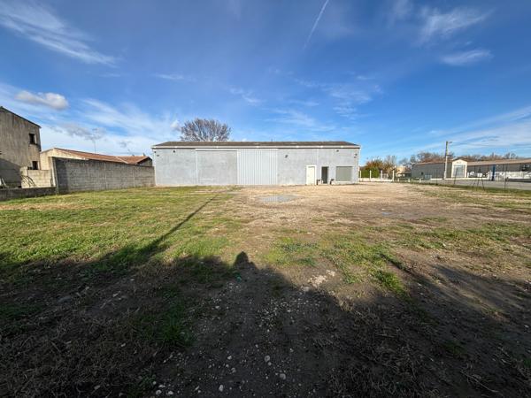 Local d'activités/Entrepôt avec bureaux