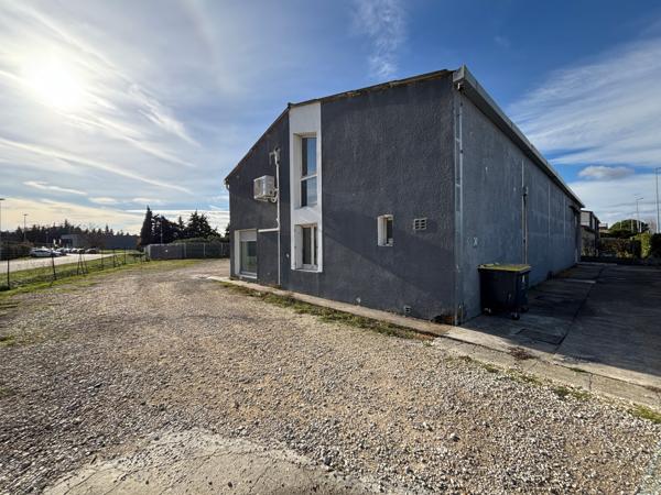 Local d'activités/Entrepôt avec bureaux