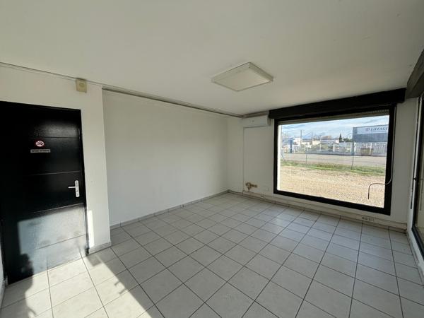 Local d'activités/Entrepôt avec bureaux