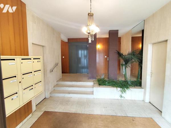 Place Bichon - 3 pièces - 2 chambres - Balcon - Garage - Cave