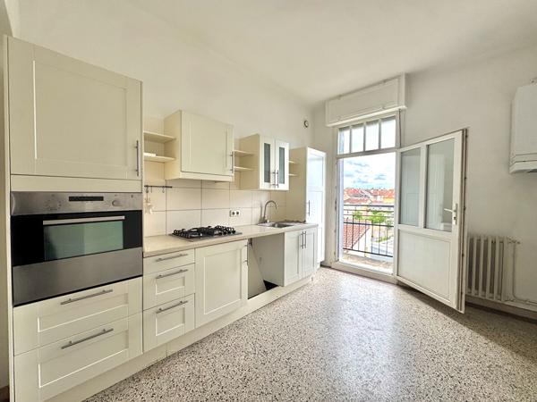 METZ - APPARTEMENT DE CHARME 133 m² - 3 CHAMBRES - BALCON - CAVE