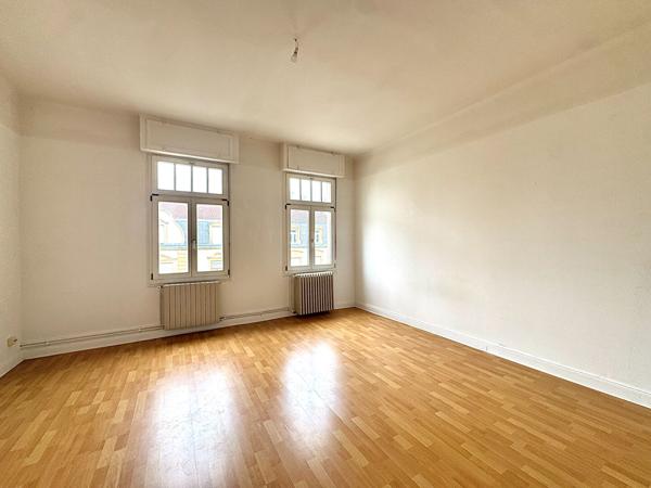 METZ - APPARTEMENT DE CHARME 133 m² - 3 CHAMBRES - BALCON - CAVE