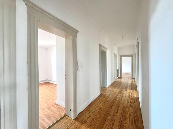 METZ - APPARTEMENT DE CHARME 133 m² - 3 CHAMBRES - BALCON - CAVE