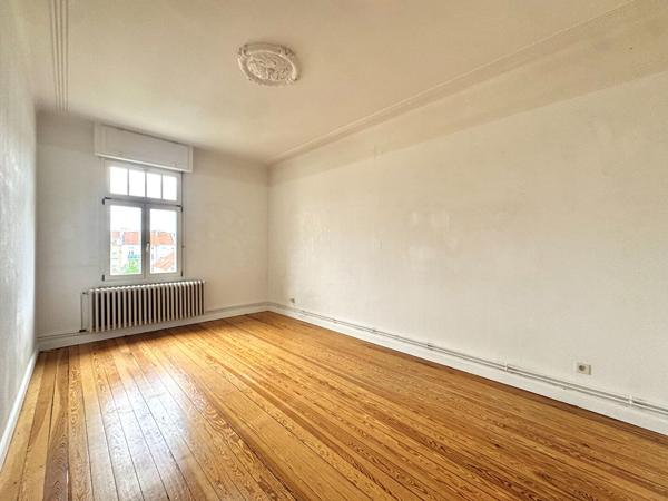 METZ - APPARTEMENT DE CHARME 133 m² - 3 CHAMBRES - BALCON - CAVE