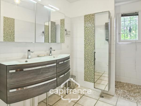 Maison à vendre 4 pièces ROQUEMAURE (30)-107m²-terrain 1540m² avec piscine et grand garage