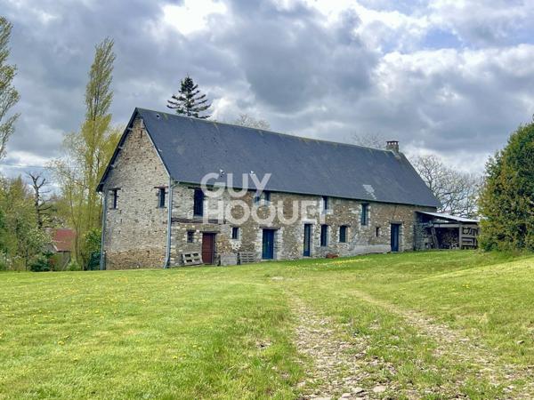 A Vendre, au Sud de BAYEUX, maison ancienne de 210 m² habitables sur 5 580 m² de terrain..