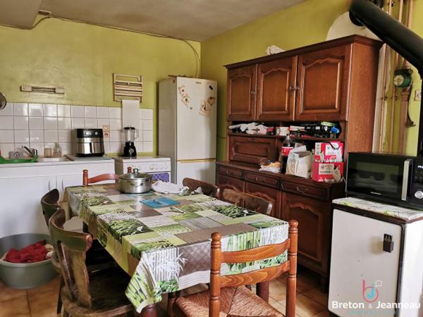 Fermette à rénover sur près de 10 ha à Vimartin sur Orthe