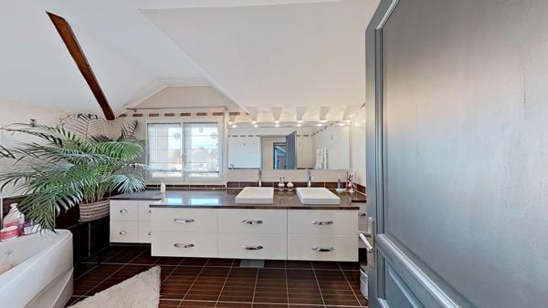 Maison 5 pièces - 145 m² Bien prestige