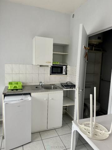 IMMEUBLE DE RAPPORT / 13 STUDIOS MEUBLES A 600m DE L'IUT.